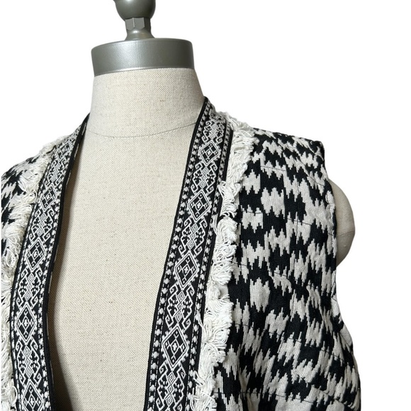 ATMOSPHERE Black White Oversized Tribal Open Thick Vest Blazer Coat Size 6 - Picture 7 of 11